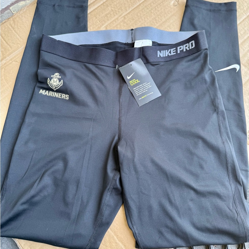 NWT  Nike Pro Cool Dry Fit Leggings